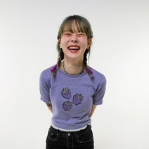 하이스쿨디스코 여성용 Strawberry Crop T shirt