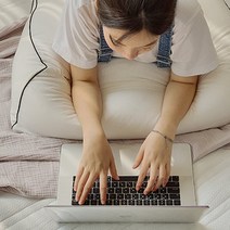안김 옥스포드 삼각 등쿠션, 화이트