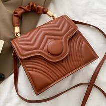 스티치 라인 패턴 크로스백