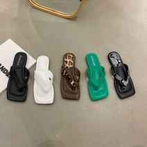 브이와이 여자 흰쪼리 폼폼 스퀘어 파이톤 호피 슬리퍼