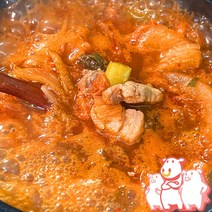 삼형제고기 한돈 김치찌개 550g 돼지고기 밀키트 앞다리살 짜글이, 김치손만두 1.4kg