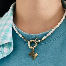 불가리목걸이 18K 펜던트 마이크로 상감 구리 이니셜 여성용 초소형 천연 담수 진주 새로운 패션 액세서리