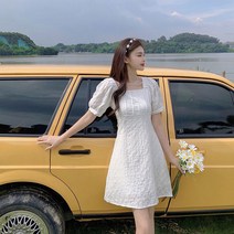 대형 여성 의류 2021 새로운 레트로 햅번 스타일 슬림 피트 레이스 원-칼라 두 웨이 버블 슬리브 드레스