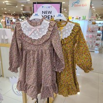 쁘띠앙팡 봄가을대박세일~@@사랑스런 레이스카라와 잔꽃들이 만발한 여성스러운 스타일의 가을 룩으로 강추~~지니 원피스에요^^^