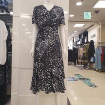 블루페페 부평점 붓 터치 패턴 인견 원피스..잔주름으로 허리라인 유연성 있어요