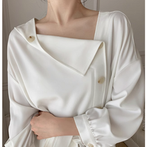 지윤지윤 유니크 화이트 아이보리 스퀘어넥 버튼 언밸런스 벨트 긴팔 플레어 A라인 미디 원피스