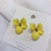 [이쁜] 모노 입체 플라워 귀걸이