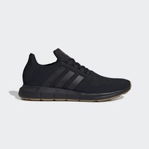 아디다스 스위프트 런 코어 블랙 남성용 경량 쿠셔닝 니트 오리지널 러닝화 SWIFT RUN SHOES
