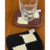 [곰도랑] 체커보드 뜨개 티코스터, 블랙