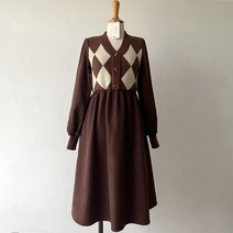 네모엔룩 여성용 아가일체크 허리밴딩 앞가슴 버튼장식 V넥 미디 원피스 NL