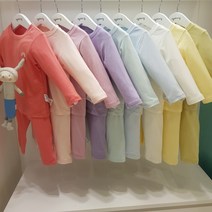 아가방 23 가을겨울 베이비페어! 아가방 대표템 상하세트! 안살수 없는 찰랑매끈 히트텍 상하복! 가벼워서 이것만 입게될껄 유아 실내복 놀이복! 컬러 왜케이뻐 외출복해도 몰라