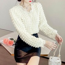 [랜덤플레이] 브이넥 레이스 와플 블라우스