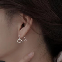 애니윙 꽈배기 여성 S925 은 귀걸이