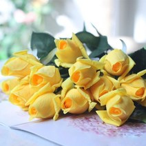 7 pcs 리얼 터치 장미 지점 줄기 라텍스 장미 손 느낌 시뮬레이션 장식 인공 실리콘 장미 꽃 홈 웨딩, 노랑