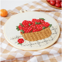 스트로베리 니들펀치 DIY 스킬 자수실 프랑스 자수 액자 준비물 소잉 십자수틀 공방데이트