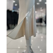 [보브] 새틴 배색 플레어 스커트 7112135301 뉴코아일산