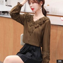 가바바 여성 블라우스 브라운 브이넥 레이스로 귀격스러움을 강조한 블라우스 G59170