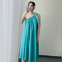 이블로우 / 해피니스 루즈핏 원숄더 플레어 원피스