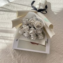 더 라넌큘러스 플라워 프리미엄 라인 꽃다발, 화이트 라인 로즈 10송이 + 화이트 포장