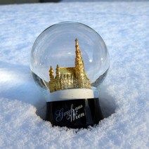 비엔나 스노우볼 워터볼 스노우글로브 크리스마스 장식 소품 선물 인테리어 80mm, 실뭉치와고양이