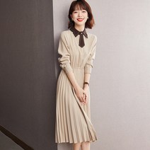 5월결혼식하객룩 상견례옷차림 봄 가을 터틀넥 프렌치 롱 셔츠 카라 베이지 플리츠 롱 오피스룩