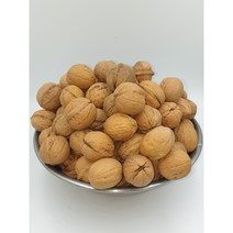 햇호두 / 국산알호두 / 4kg / 알호두크기 중형 /경북 봉화에서 제가 직접 농사해서 수확한 햇호두입니다