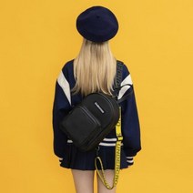 가방팝 언더크로스 조이 슬링백 매트 블랙