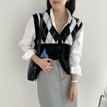 라벨라즈 / 브이넥 아가힐 단추 니트 조끼