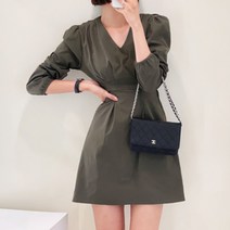 [랜덤플레이] 브이넥 소매 퍼프 핀턱 미니 원피스