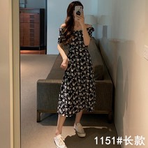 PigPug 플라워 원피스 한국 동대문 여름 스타일 여성복 네모난 칼라 트임 날씬해 보이는 프랑스식 복고 중장 패션