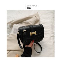 여성 모던버클장식 트렌디 크로스백 스몰백 우아글로벌