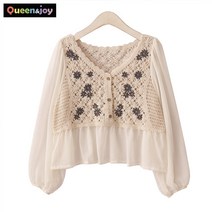 퀸앤조이 미녀44 데이지 자수 니트 아일렛 퍼프소매 블라우스***판매자 퀸앤조이***