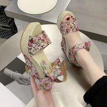 INS인기 레이스 레저 여성 웨지 힐 신발 2022 년 여름 샌들 파티 플랫폼 하이힐