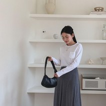 미니포켓 디테일 네추럴 네크라인 티셔츠 직장인 30대