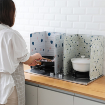 쇼핑1번지 기름튐방지 가스렌지가드 기름막이 프라이가드 후라이팬 가림막 칸막이 알루미늄 사이즈조절가능, 1개, 그린