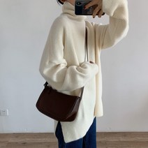우아글로벌 목폴라 터틀넥 루즈핏 스웨터