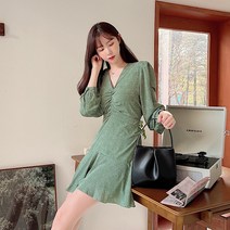 [국내제작/페미닌템] 로라 쉬폰 브이넥 스트랩 끈 셔링 플라워 원피스 2color