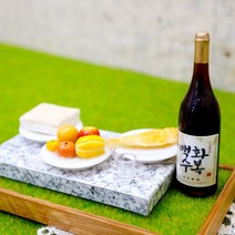 간이제사상(정종 잔 북어포 과일(종류랜덤) 떡 대리석 바닥)