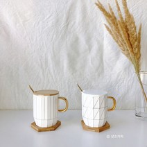 [골드화이트 머그컵 세트]컵뚜껑 티스푼 컵받침 포함/커피 금테 금장 답례품 북유럽 감성, 우드, 스트라이프