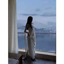 휴양지원피스 사진을 위해 그리스 스타일의 롱 스커트가있는 해변 드레스 슈퍼 탑 태교여행