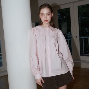 벰버 ROUND COLLAR PINTUCK BLOUSE