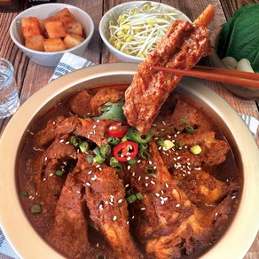 밥앤고 매콤 등갈비찜 밀키트 900g 매운 양념 갈비 쪽갈비 돼지갈비찜, 1개