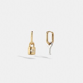 코치 시그니처 자물쇠와 열쇠 미스매치 이어링 CD856 A31 Signature Padlock And Key Mismatch Earrings