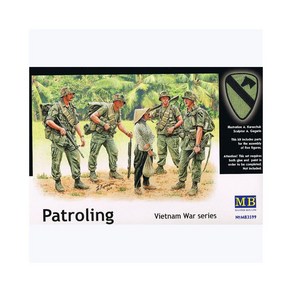 MB3599 1/35 Patroling Vietnam War