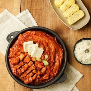 [밥도둑] 밥한그릇 뚝딱 통삼겹살 묵은지 김치찜 550g 2팩 (총 1.1kg), 2개