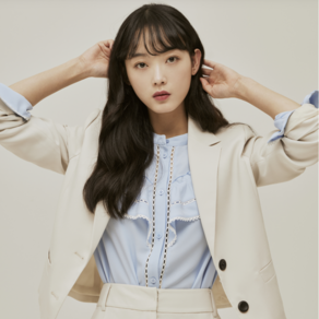 SI (씨)[22S/S] 펀칭 레이스 배색 러플 블라우스 (SEBAC2419)
