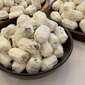 충남아산제조 [50년 전통] 이에 달라붙지 않는 고소하고 맛있는 검은콩엿 선물용, 5개, 80g