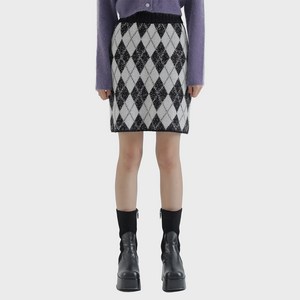 큐리티 C ARGYLE PATTERN JACQUARD KNIT SKIRT