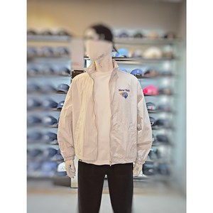 NBA NYK 다이나믹 경량 홑겹 바람막이 점퍼(N242JP110P) 블랙
