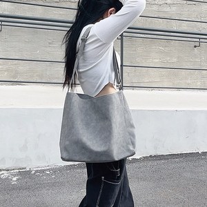포인바이수 데일리 세무 스웨이드 빅사이즈 숄더백 크로스백 보부상 노트북 아이패드 가방
